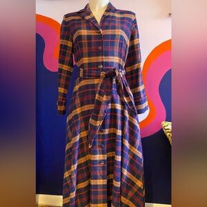 J. Peterman button-up plaid midi dress 🤩